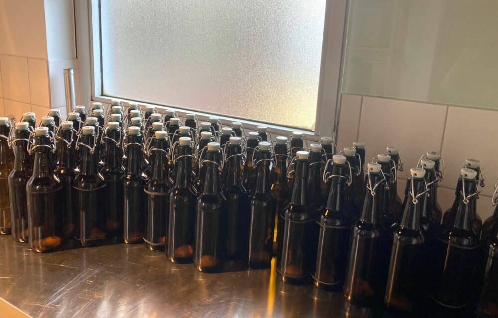 2022-BestBrewChallenge-Moritz-Fiege-Azubis-brauen-2-1000×640